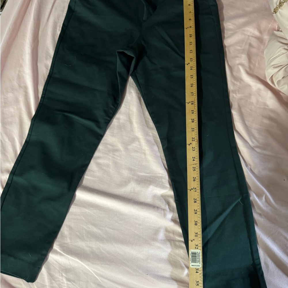 SOLD- Old Navy Forest Green Pixie Skinny Pants